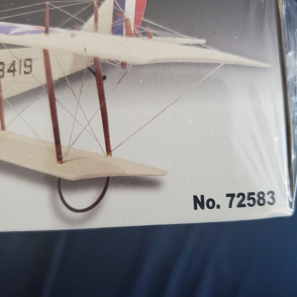 : New lindberg Curtiss jenny Model Kit no. 72583 - Picture 3 of 14
